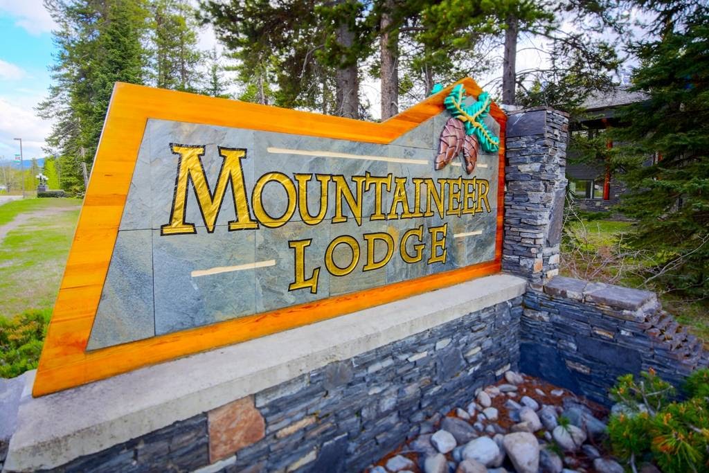 Mountaineer Lodge | 101 Village Rd, Lake Louise, AB T0L 1E0, Canada | Phone: (403) 522-3844