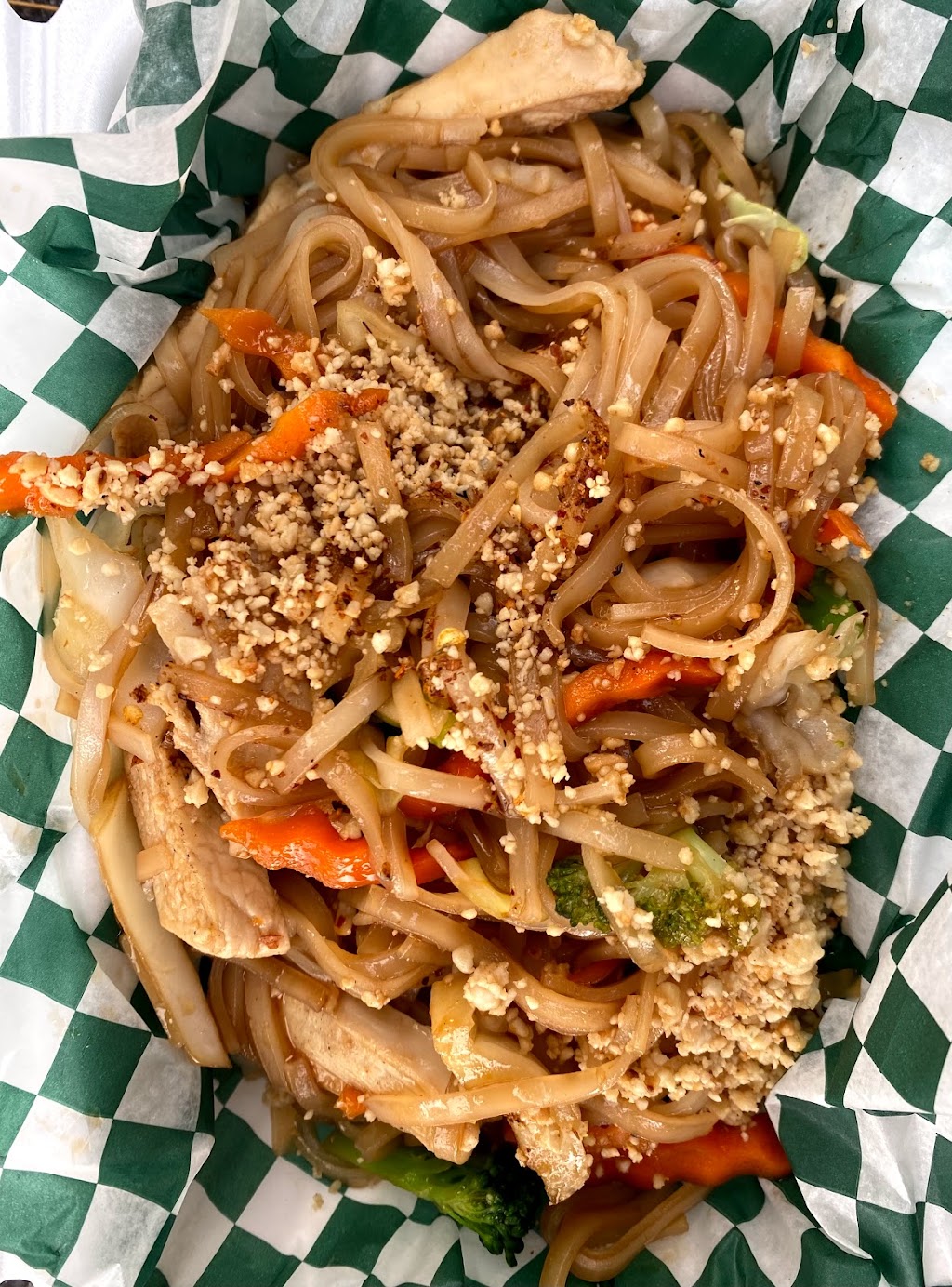 The Thai Hut | 18 John St, Huntsville, ON P1H 1H2, Canada | Phone: (705) 783-1209