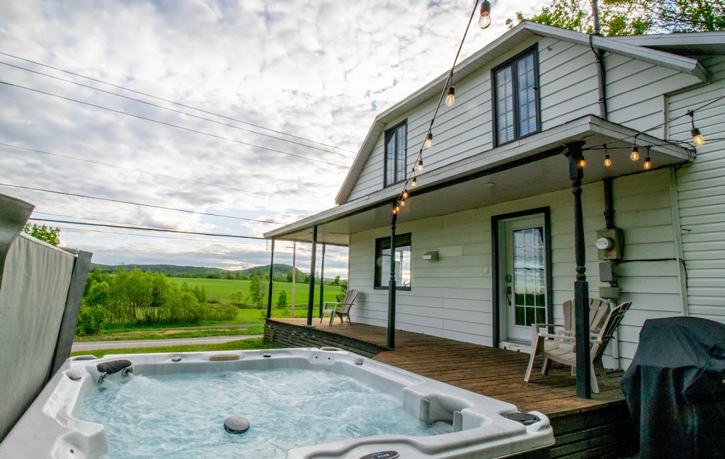 Les Chalets Tourisma - La Campagnarde | 1180 Rang Saint-Paul, Saint-Léonard-de-Portneuf, QC G0A 4A0, Canada | Phone: (833) 724-2538