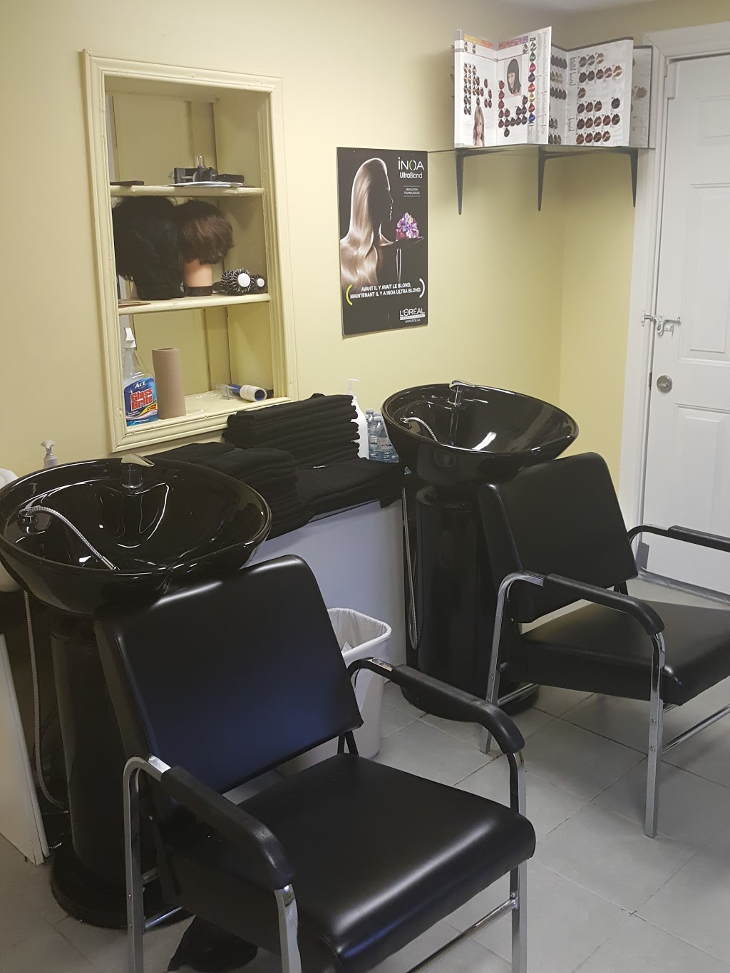 Trim Hair Studio | 138 Henderson Ave, Thornhill, ON L3T 2L5, Canada | Phone: (905) 764-4700