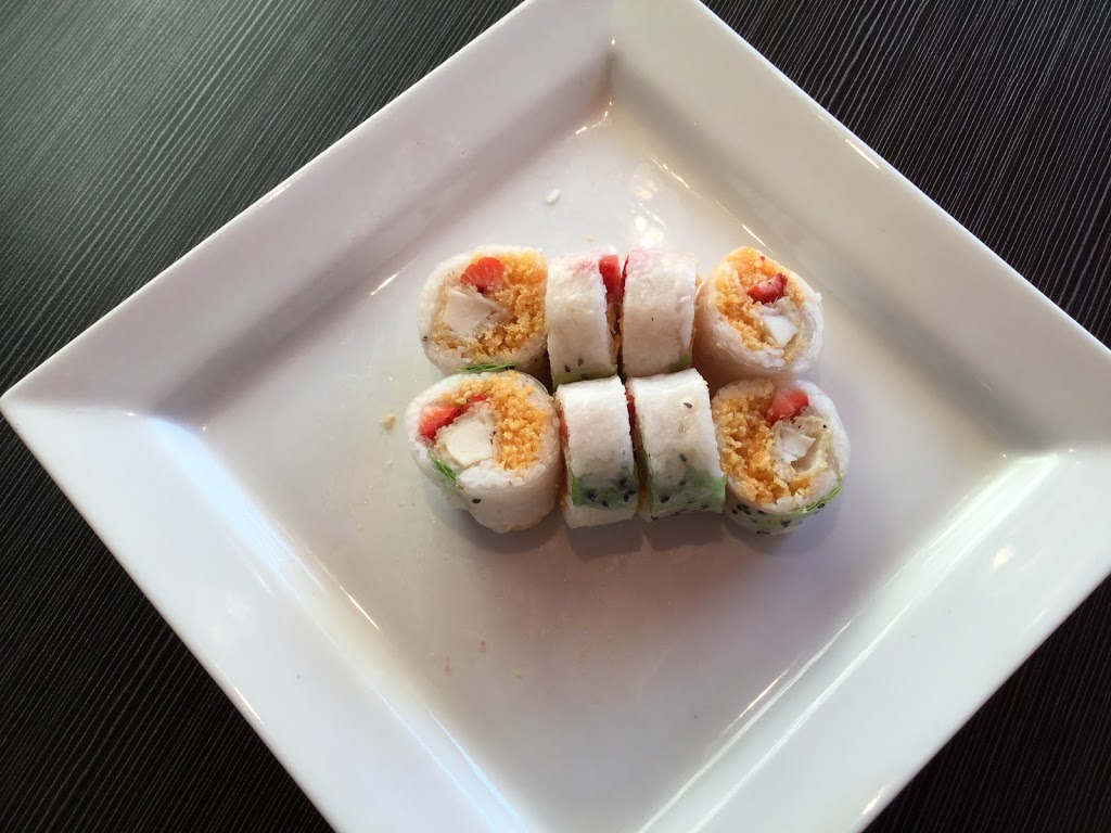 Tom Tom sushi | 1110 Boulevard Curé-Labelle, Blainville, QC J7C 2M9, Canada | Phone: (579) 637-1999