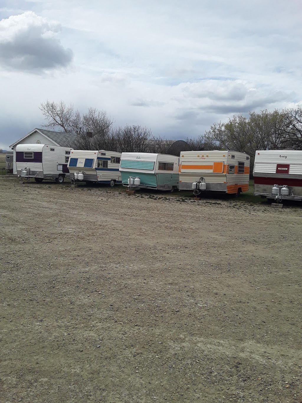 Field to Fabulous Trailer Rentals | 161041 RGE rd, #272, Nanton, AB T0L 1R0, Canada | Phone: (403) 975-3428