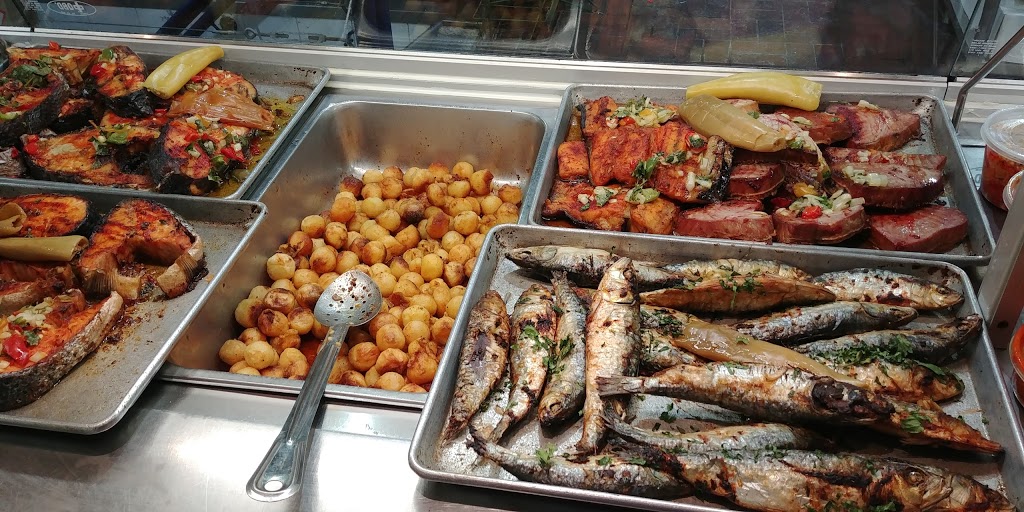 A Lota Seafoods | 1455 Dundas St W, Toronto, ON M6J 1Y7, Canada | Phone: (416) 535-5348