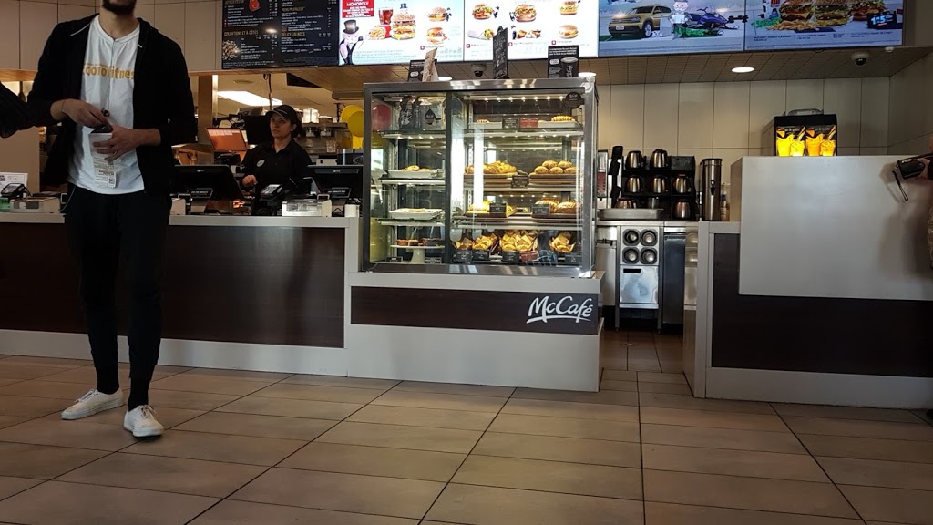 McDonalds | 2180 Boulevard des Laurentides, Laval, QC H7K 3G5, Canada | Phone: (450) 663-3200