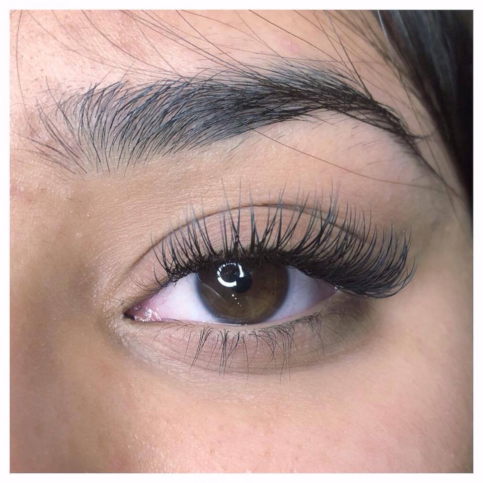 Lash & Beauty Boutique Montréal | 328 Chem. Bord-du-Lac, Pointe-Claire, QC H9S 4L7, Canada | Phone: (514) 655-3327