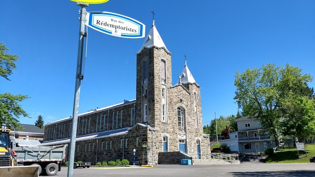 Église catholique Marie-Médiatrice dEstcourt | 1250 Chem. Guérette, Pohénégamook, QC G0L 1B0, Canada | Phone: (418) 862-2805 ext. 360