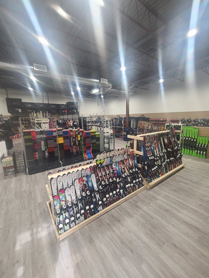 Sports Aux Puces Chambly | 1859 Bd de Périgny, Chambly, QC J3L 4C3, Canada | Phone: (450) 403-9991