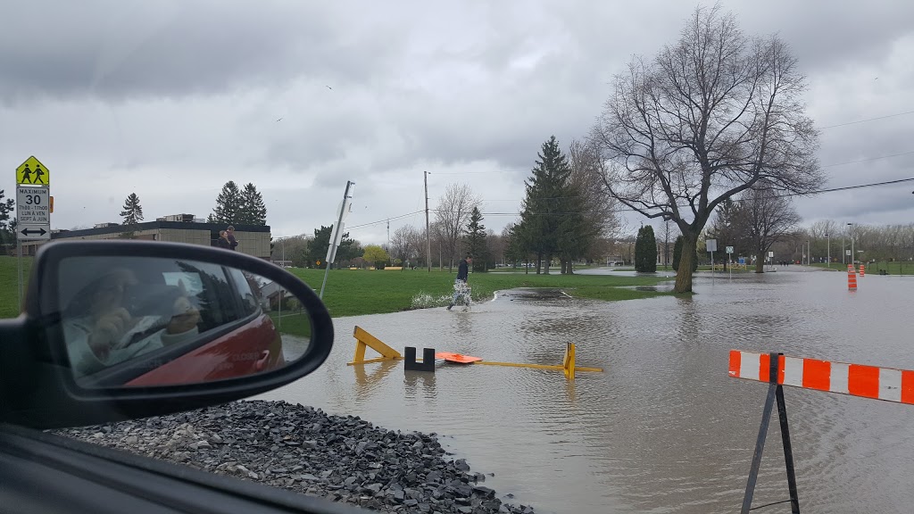 Parc du Bicentenaire | Rue du Bicentenaire, Vaudreuil-Dorion, QC J7V 9H8, Canada