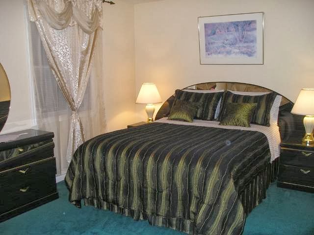 Susans Villa Bed & Breakfast Hotel | 5481 Ontario Ave, Niagara Falls, ON L2E 3S4, Canada | Phone: (289) 296-9402