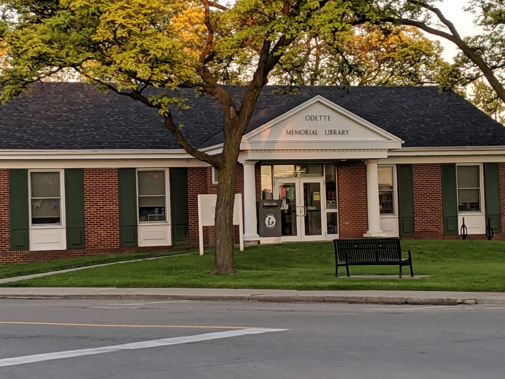 Chatham-Kent Public Library - Tilbury Branch | 2 Queen St S, Chatham-Kent, ON N0P 2L0, Canada | Phone: (519) 682-0100