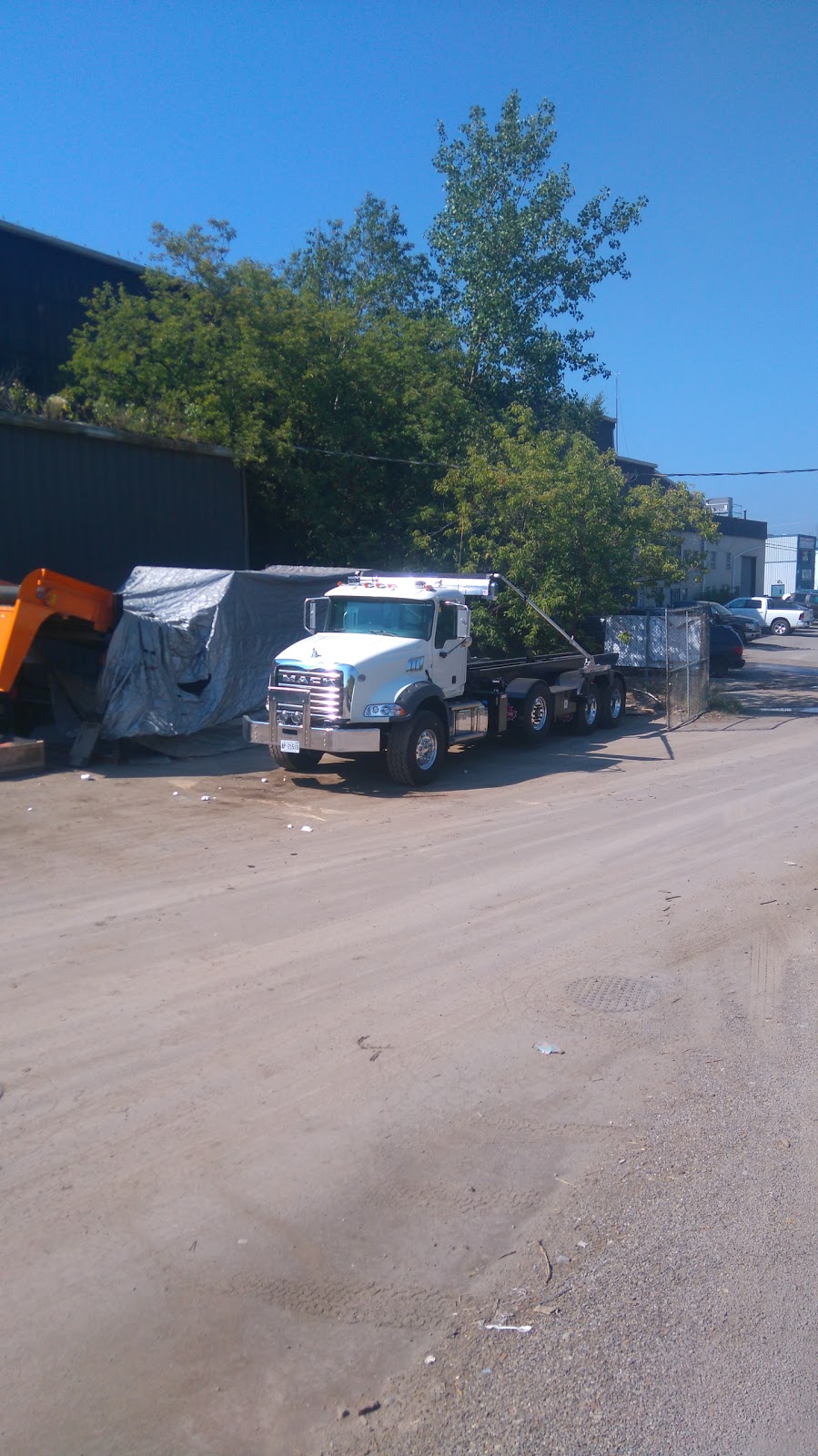 Durham Waste & Recycling Inc. | 113 Warren Rd, Whitby, ON L1N 2C4, Canada | Phone: (905) 666-5533