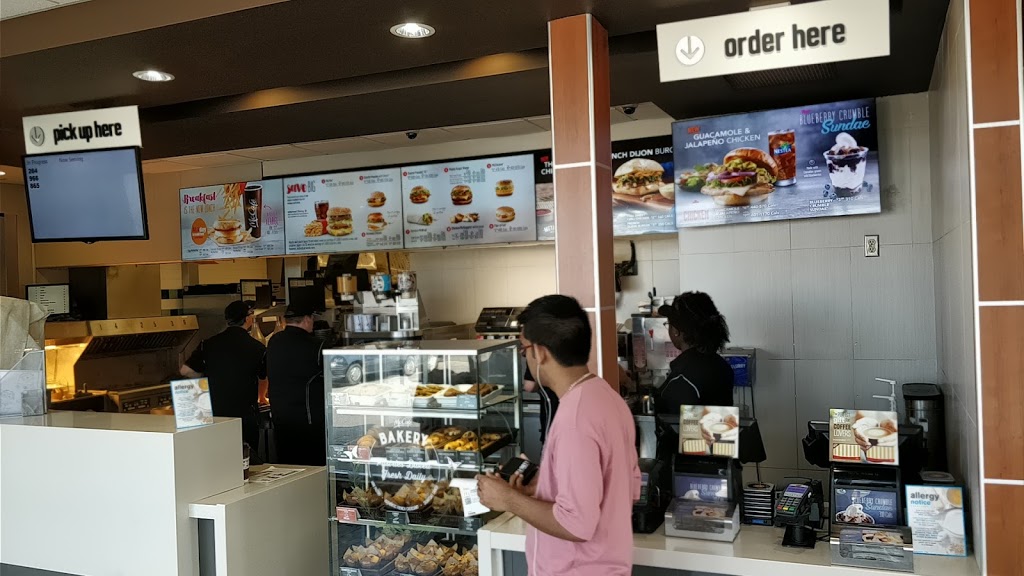 McDonalds | 210 Glendale Ave, St. Catharines, ON L2T 3Y6, Canada | Phone: (905) 688-8877