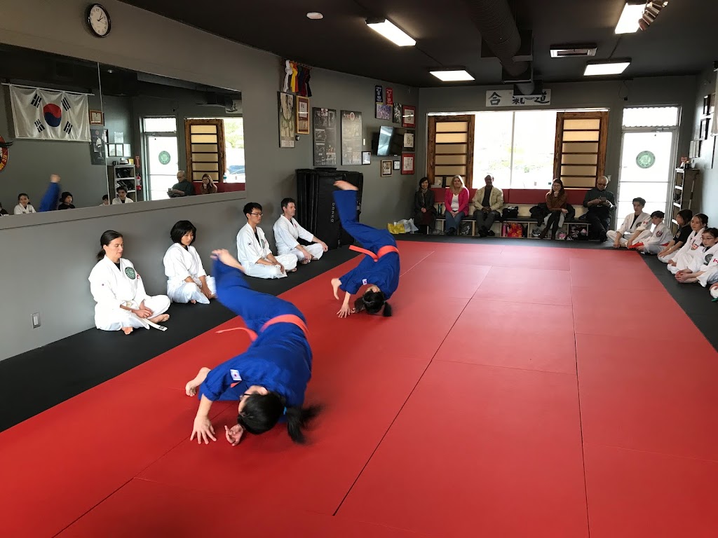 Victoria Hapkido | 3947 Quadra St B, Victoria, BC V8X 1J5, Canada | Phone: (778) 433-0889