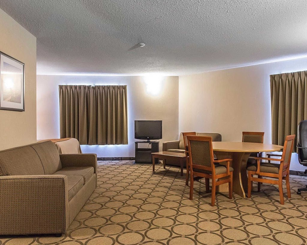 Comfort Inn Kingston Hwy. 401 | 55 Warne Crescent, Kingston, ON K7K 6Z5, Canada | Phone: (613) 546-9500