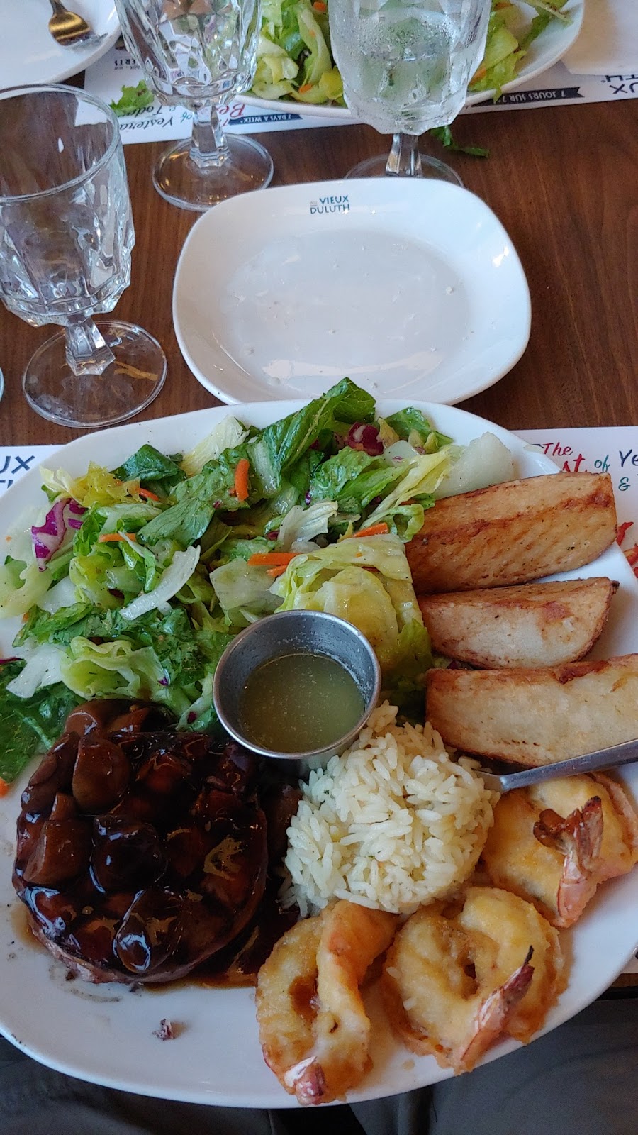 AU VIEUX DULUTH RESTAURANT - LAVAL | 1755 Boul Industriel, Laval, QC H7S 1P5, Canada | Phone: (450) 629-1611