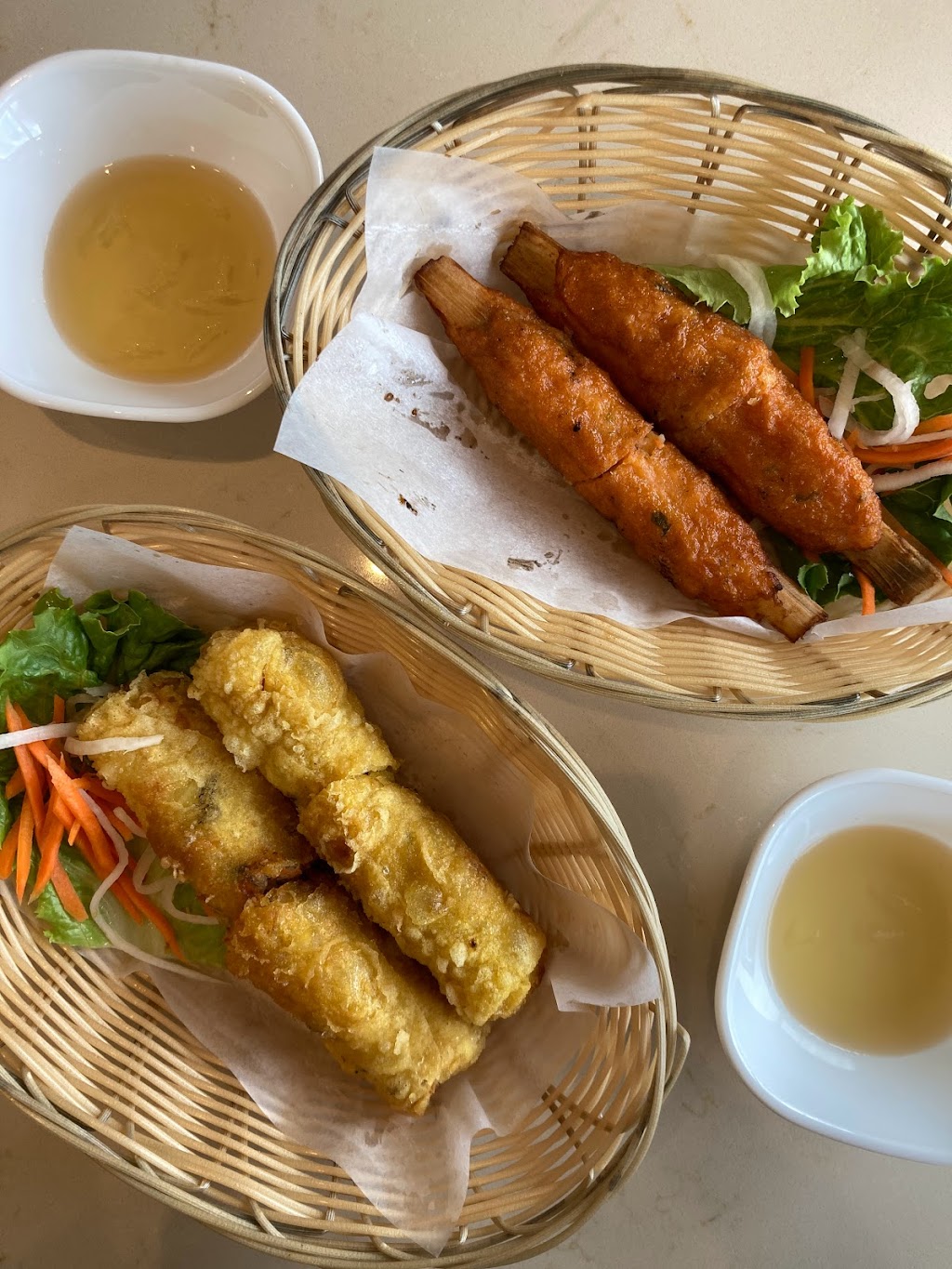 Little Saigon 88 | 2501 Prince Michael Dr Unit D1, Oakville, ON L6H 0E9, Canada | Phone: (905) 995-7979