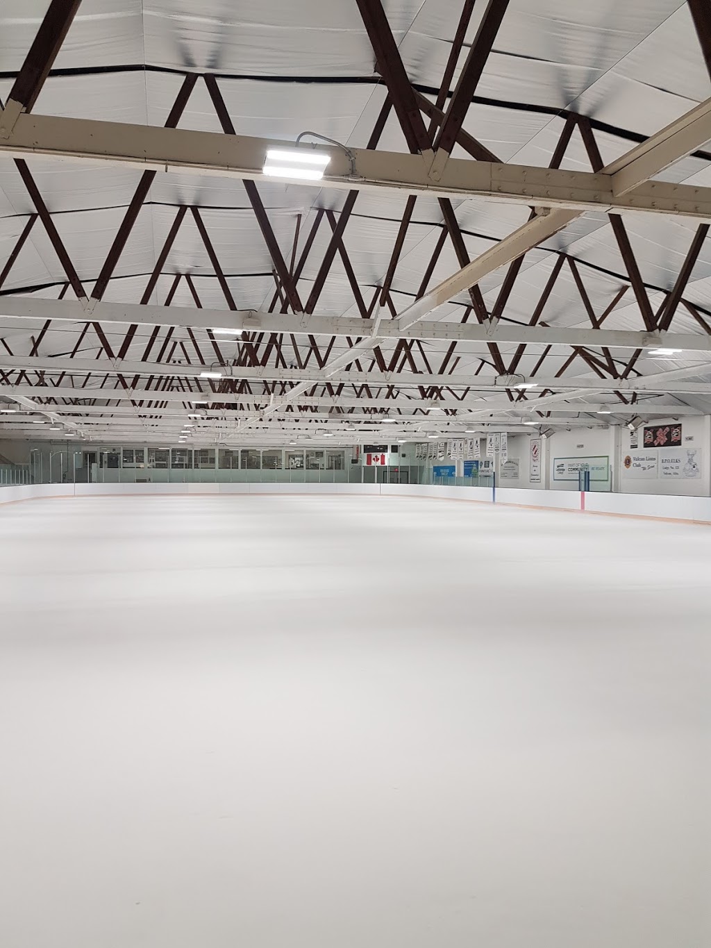 Vulcan Town Arena | 703 Elizabeth St, Vulcan, AB T0L 2B0, Canada | Phone: (403) 485-2612