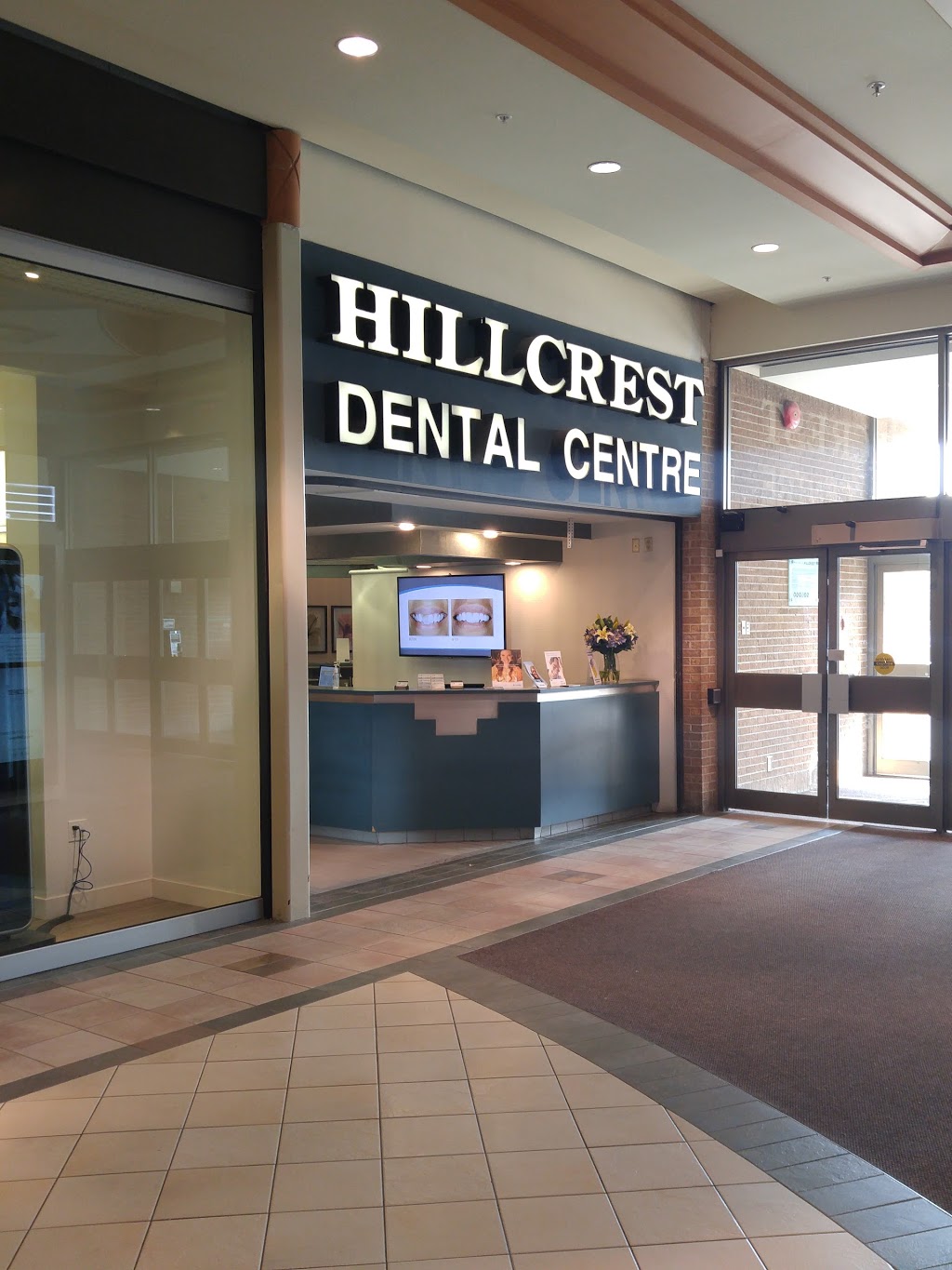 Hillcrest Dental Centre | 9350 Yonge St, Richmond Hill, ON L4C 5G2, Canada | Phone: (905) 883-0411