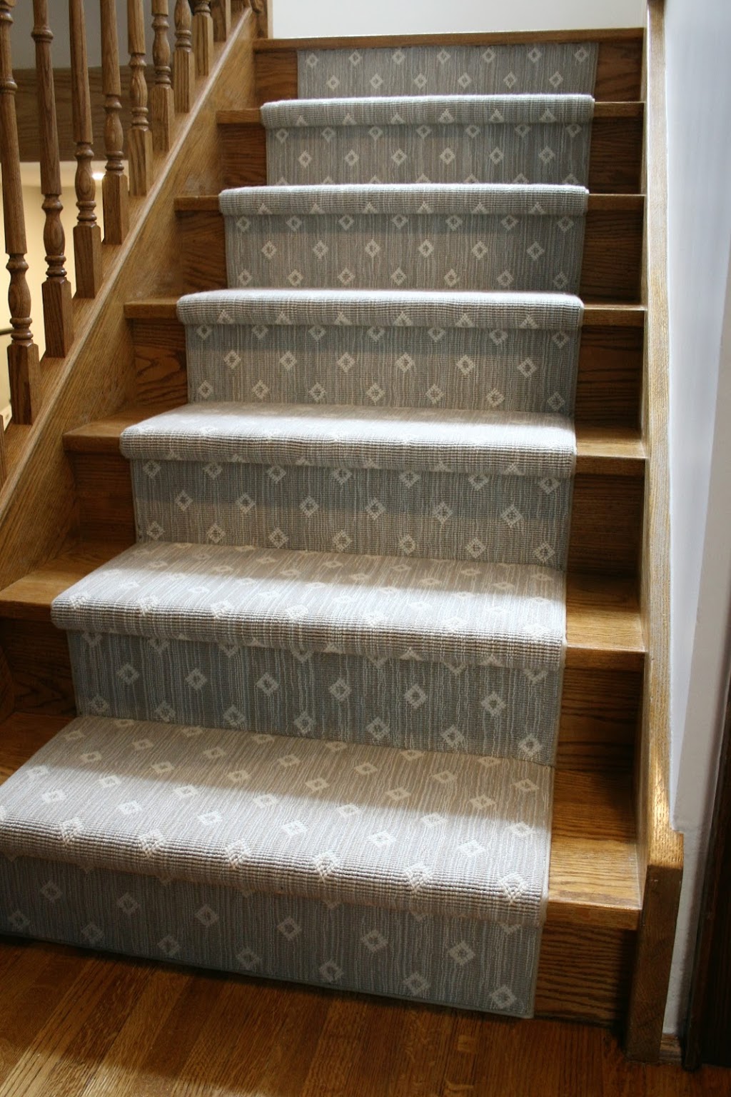 A.P.T. Custom Carpets | 75 West Beaver Creek Rd, Richmond Hill, ON L4B 1K6, Canada | Phone: (905) 764-1588