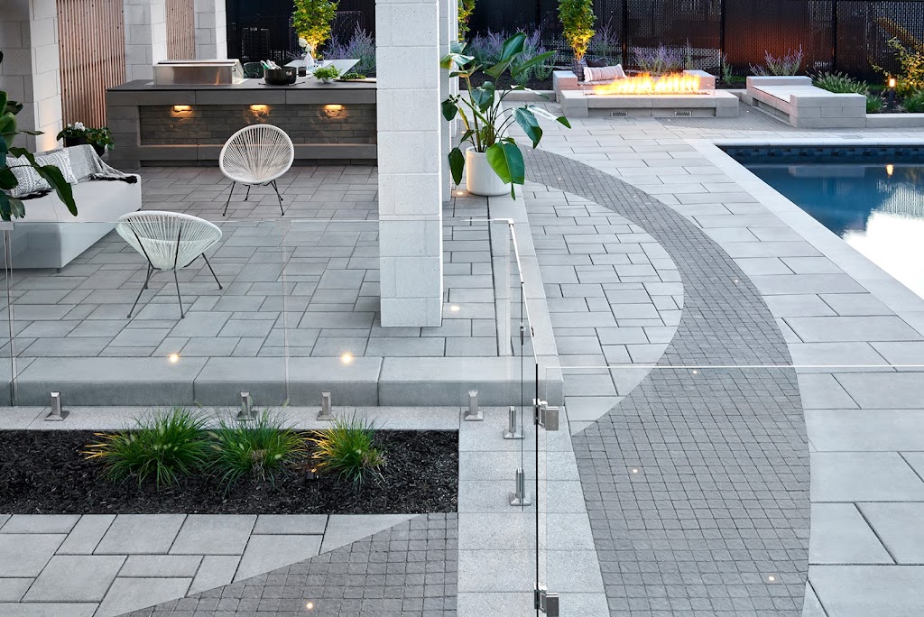 Techo-Bloc Inc | 5255 Rue Albert Millichamp, Saint-Hubert, QC J3Y 8Z8, Canada | Phone: (877) 832-4625