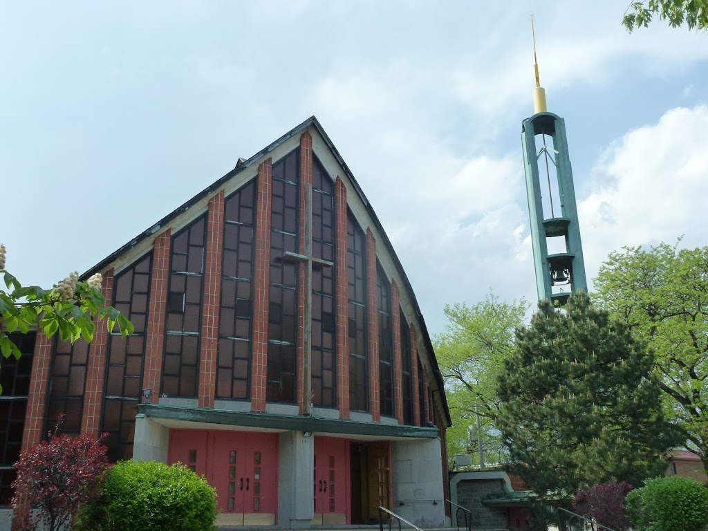 St. Simon Apotre Church | 145 Rue de Beauharnois O, Montréal, QC H2N 1J8, Canada | Phone: (514) 381-6495