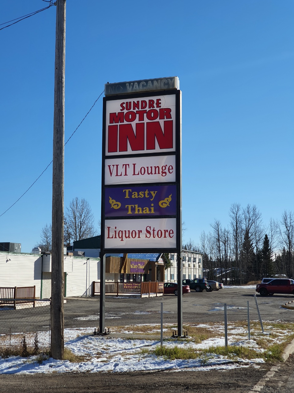 Sundre Motor Inn Liquor Store | 101 3 St SW, Sundre, AB T0M 1X0, Canada | Phone: (403) 638-4440