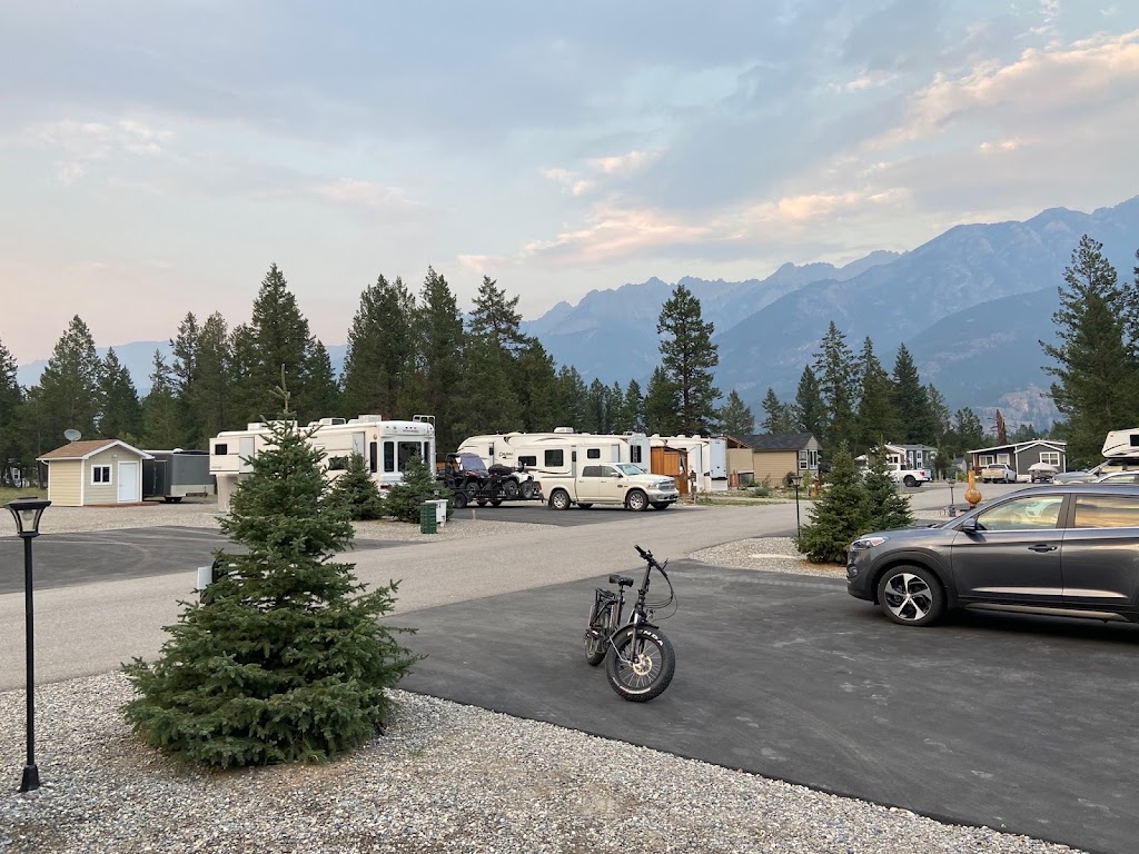 Dutch Creek Resort | 5478 Highway 93/95, Fairmont Hot Springs, BC V0B 1L2, Canada | Phone: (250) 345-6558