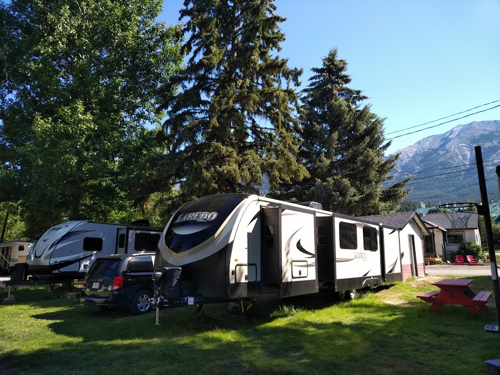 Rundle Mountain RV Park | 1734 Bow Valley Trail, Canmore, AB T1W 2X3, Canada | Phone: (403) 971-2228