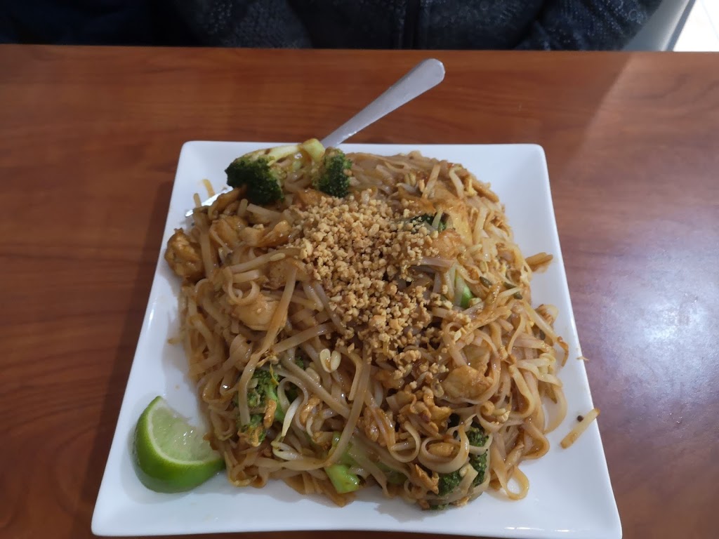 Harbour Delight Thai and Asian Cuisine | 268 The Queensway S, Keswick, ON L4P 2P7, Canada | Phone: (905) 535-3838