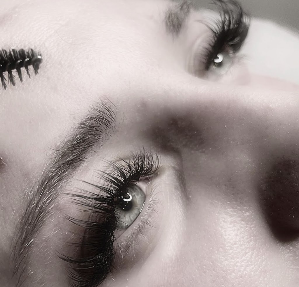 Angelic Aura Lash Artistry | 15 Canada Ave #101, Duncan, BC V9L 1T3, Canada | Phone: (780) 232-5503