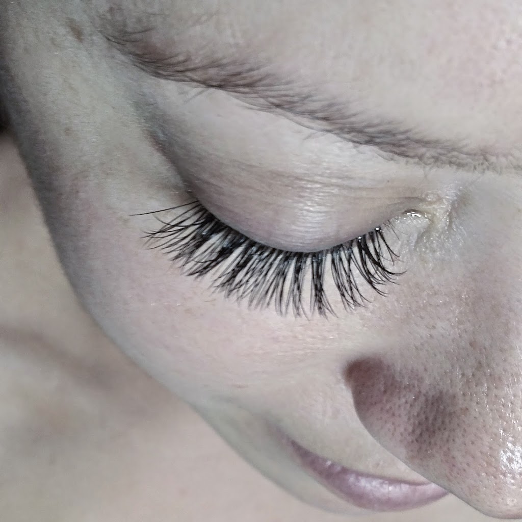 Lash Out Eyelash Extensions | 8458 16th Ave, Burnaby, BC V3N 1S3, Canada | Phone: (778) 789-5555