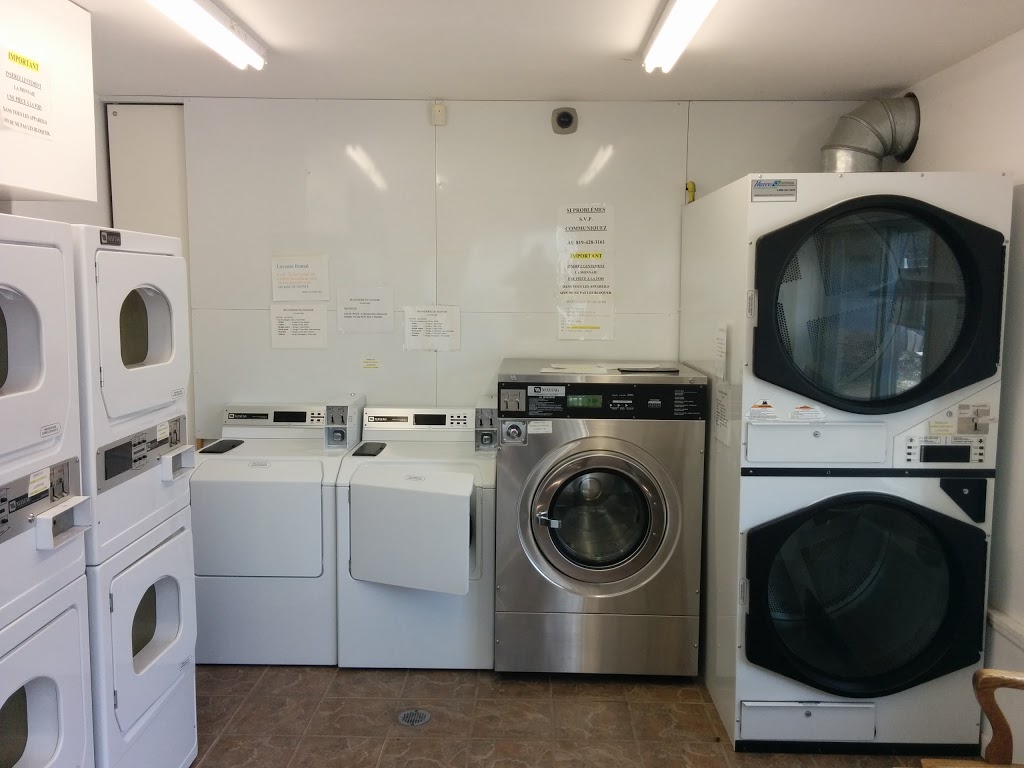 Buanderie / Laundry Mat | 931 Chemin du Tour du Lac, Chénéville, QC J0V 1E0, Canada | Phone: (819) 428-3161