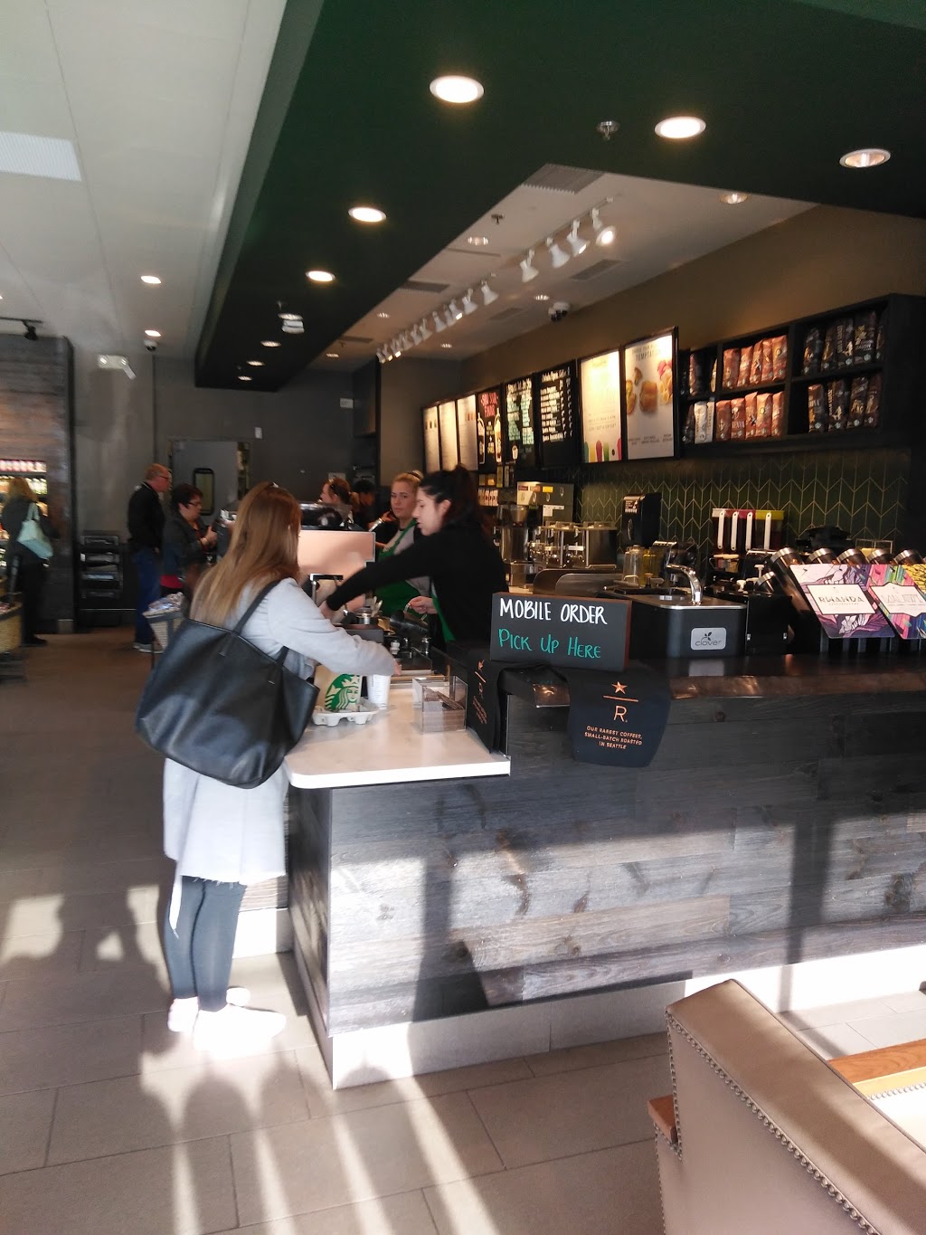 Starbucks | Alder Crossing, 3278 King George Blvd Unit #1, Surrey, BC V4P 1A5, Canada | Phone: (604) 531-8535