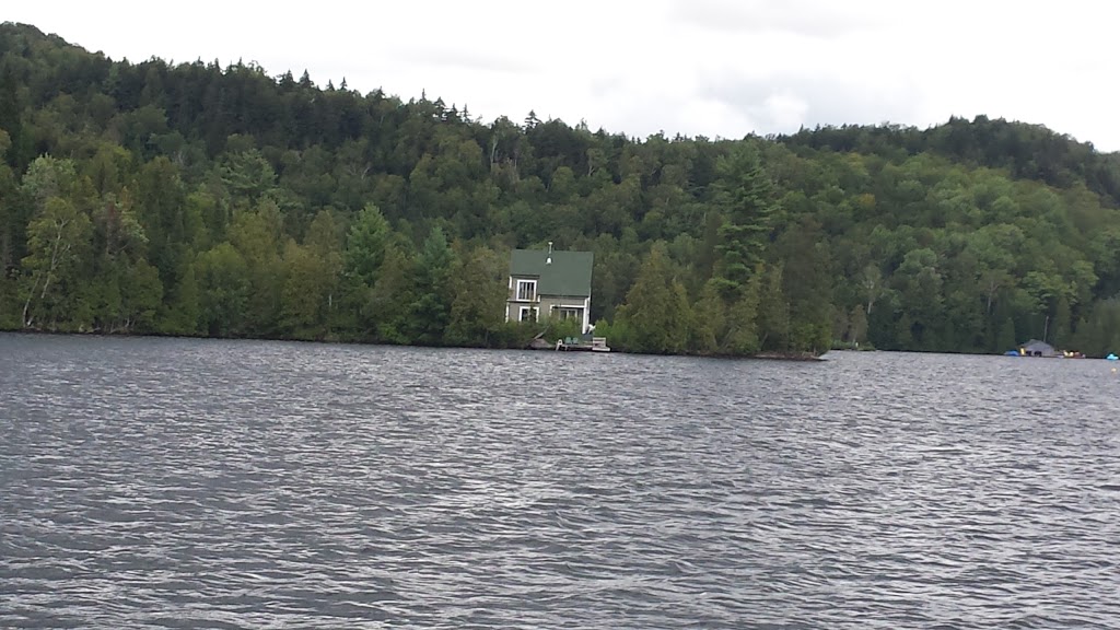 Presbytere Lac Des Seize Iles | 50 Rue de lÉglise, Lac-des-Seize-Îles, QC J0T 2M0, Canada | Phone: (450) 226-5451