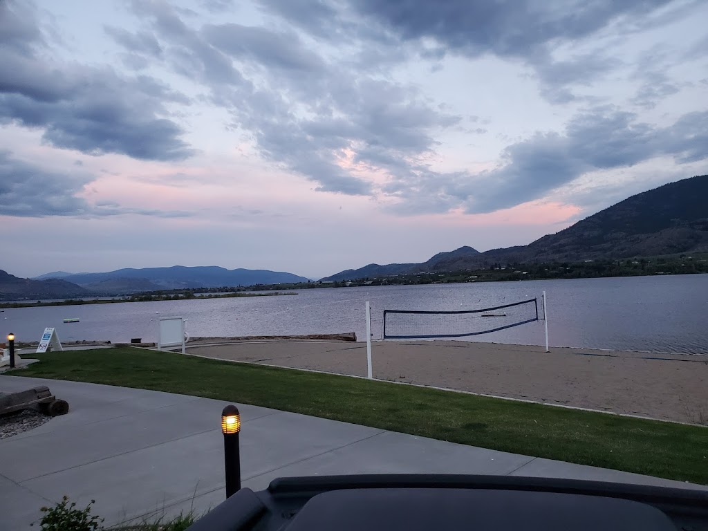 Osoyoos Cottages (The Cottages on Osoyoos Lake) | 2450 Radio Tower Rd, Oliver, BC V0H 1T0, Canada | Phone: (855) 742-5555