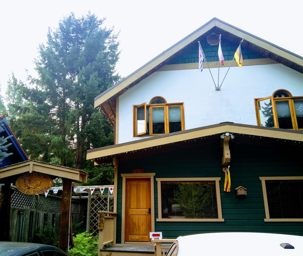 Golden Dreams B&B | 6412 Easy St, Whistler, BC V0N 1B6, Canada | Phone: (604) 932-2667