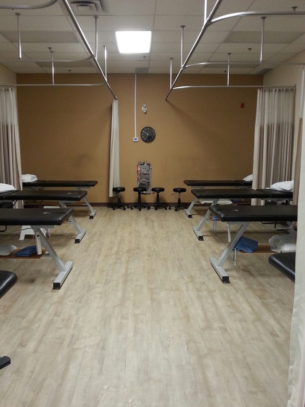 Pro Physio & Sport Medicine Centres Carlingwood Mall | 2121 Carling Ave, Ottawa, ON K2A 1S3, Canada | Phone: (613) 798-7272