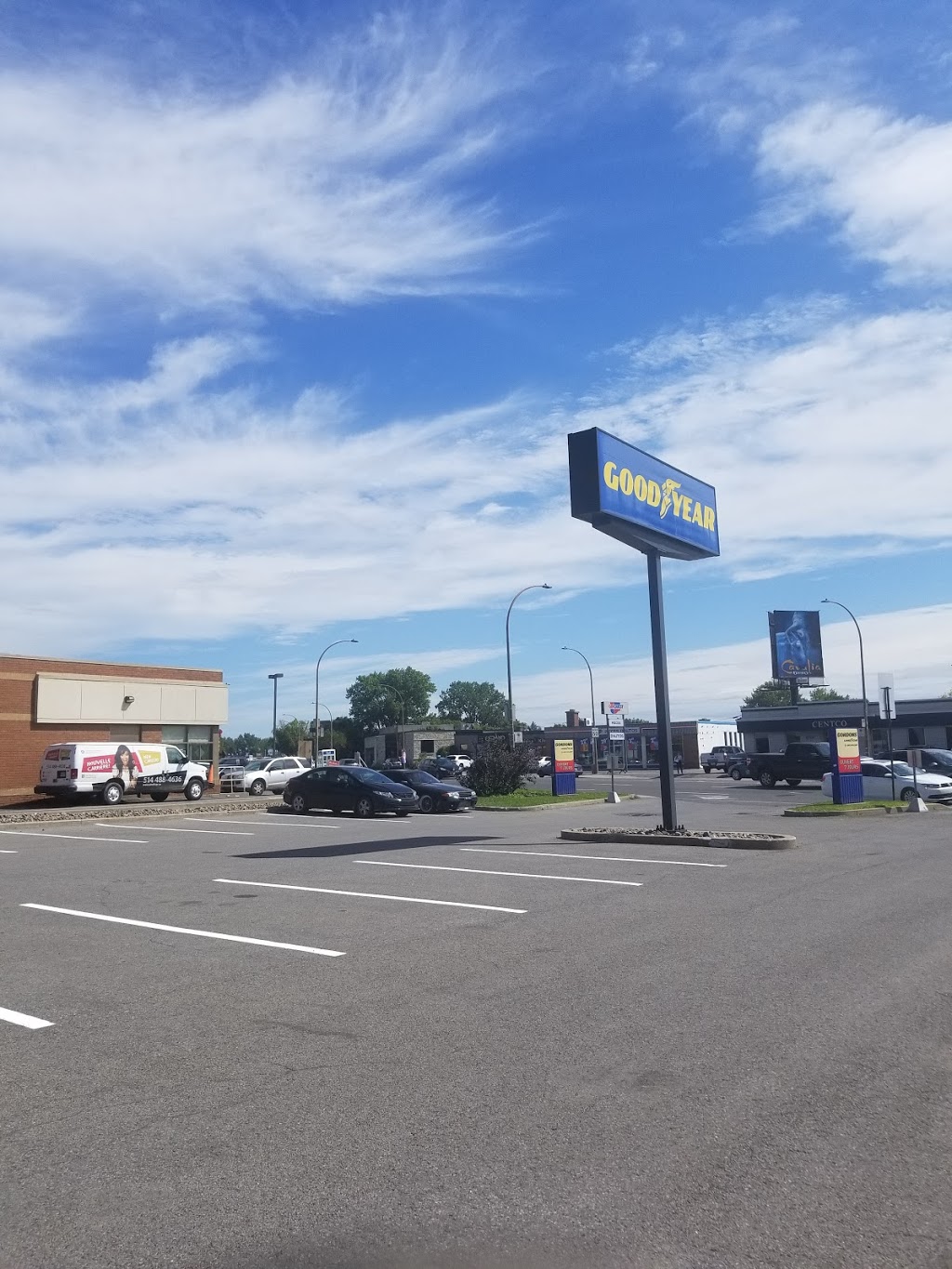 NAPA AUTORO - Gordon Tire | 2125 Boul Cavendish, Montréal, QC H4B 2Y2, Canada | Phone: (514) 481-7771