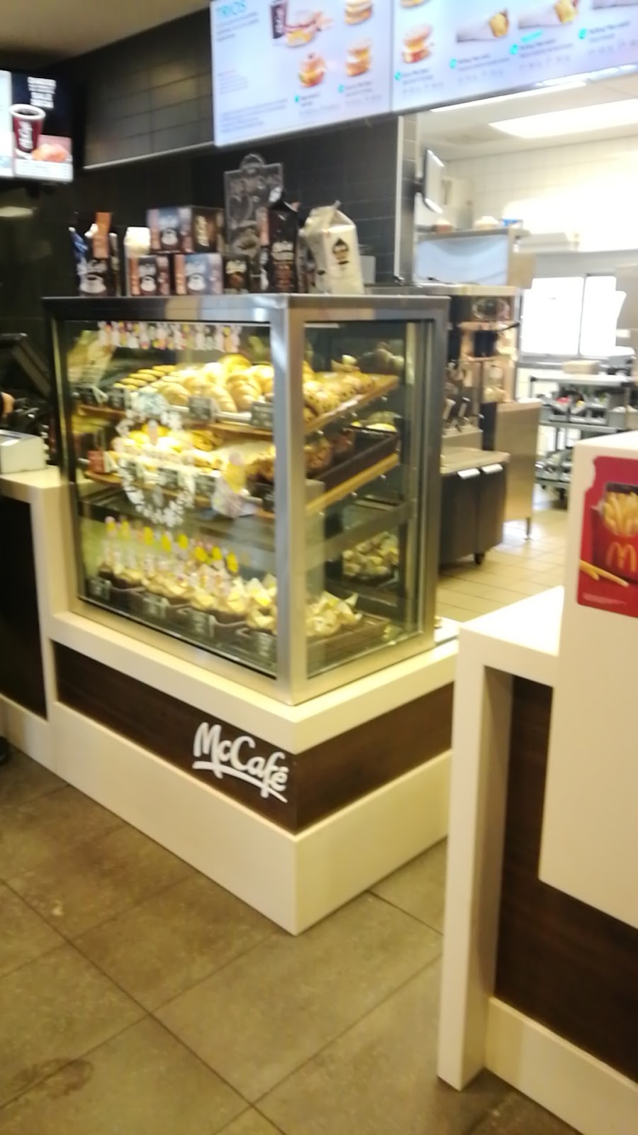 McDonalds | 50 Rue Brunet, Mont-Saint-Hilaire, QC J3G 4S6, Canada | Phone: (450) 446-1333