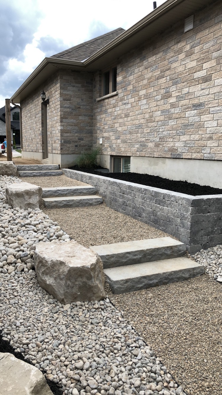 Custom Landscape & Construction | 62 Leesboro Trail, Thorndale, ON N0M 2P0, Canada | Phone: (519) 535-1900