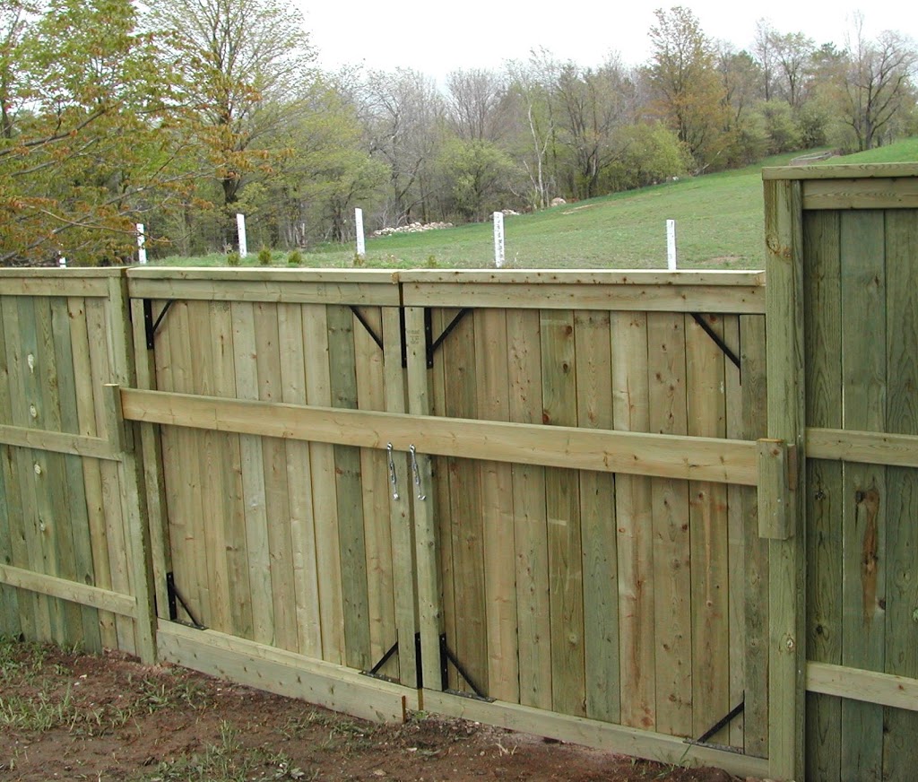 Modern Fencing | 107 1st Ave S, Chesley, ON N0G 1L0, Canada | Phone: (519) 363-2872