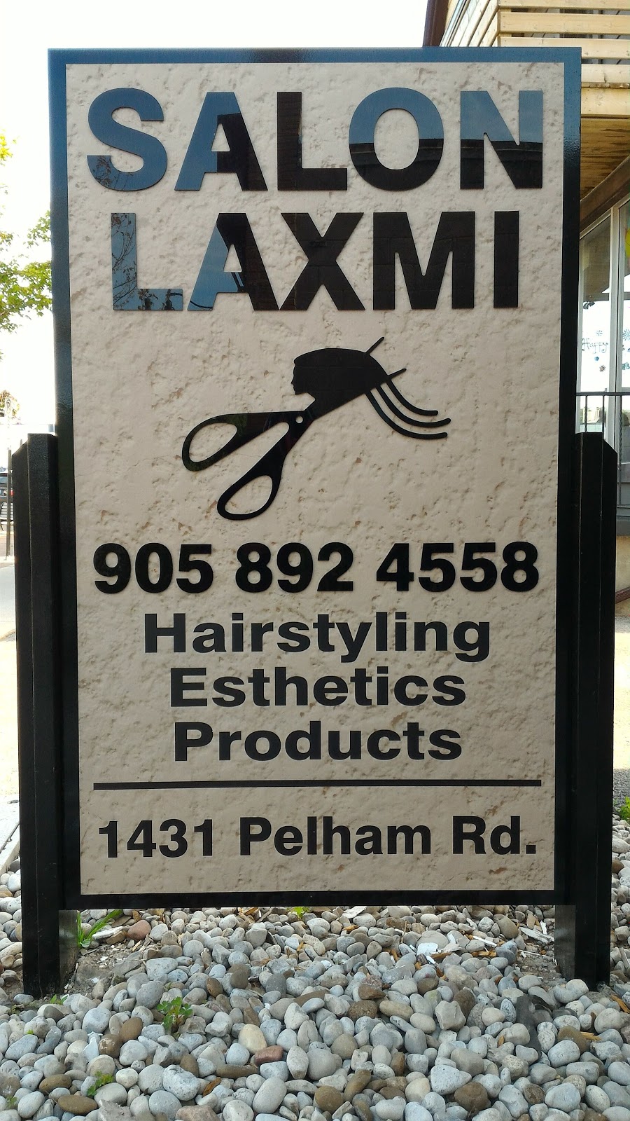Salon Laxmi | 1431 Pelham St, Fonthill, ON L0S 1E0, Canada | Phone: (905) 892-4558