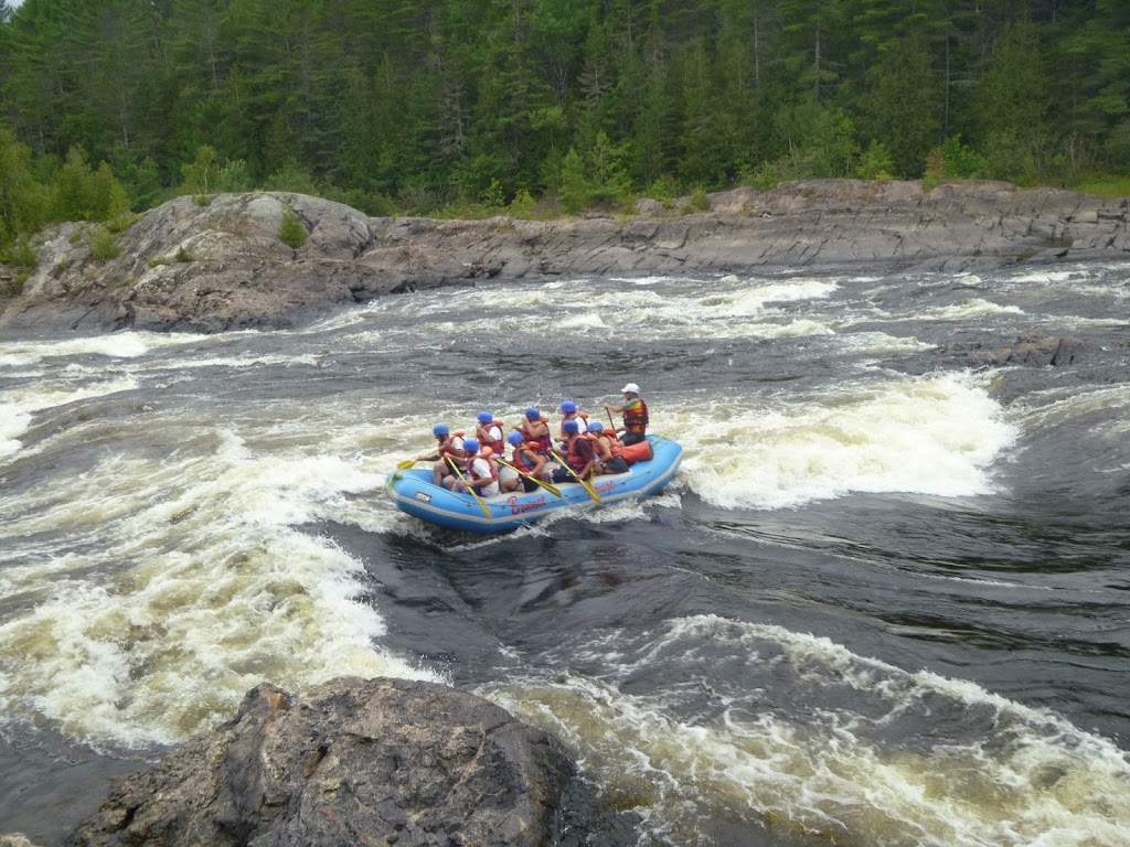 Bonnet Rouge Rafting | 211 chemin Gatineau Sud, Sainte-Thérèse-de-la-Gatineau, QC J0X 2X0, Canada | Phone: (819) 449-3360