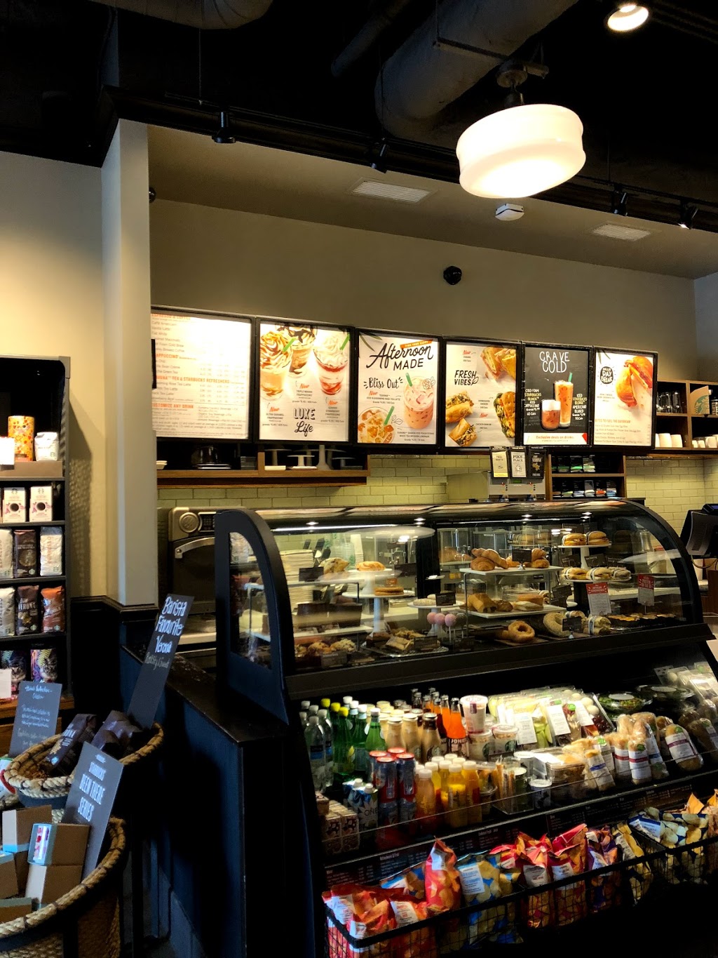 Starbucks | 3563 Lake Shore Blvd W Unit 5, Etobicoke, ON M8W 1N6, Canada | Phone: (416) 252-2825