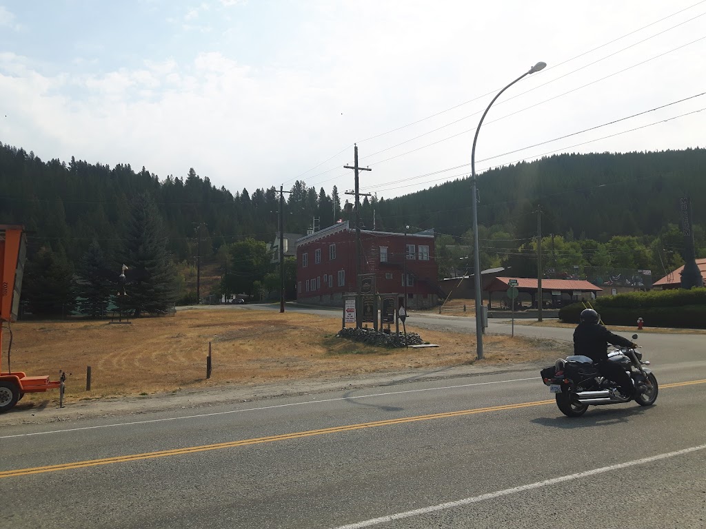 Copper creek country store | 225 BC-3, Greenwood, BC V0H 1J0, Canada | Phone: (250) 445-6530