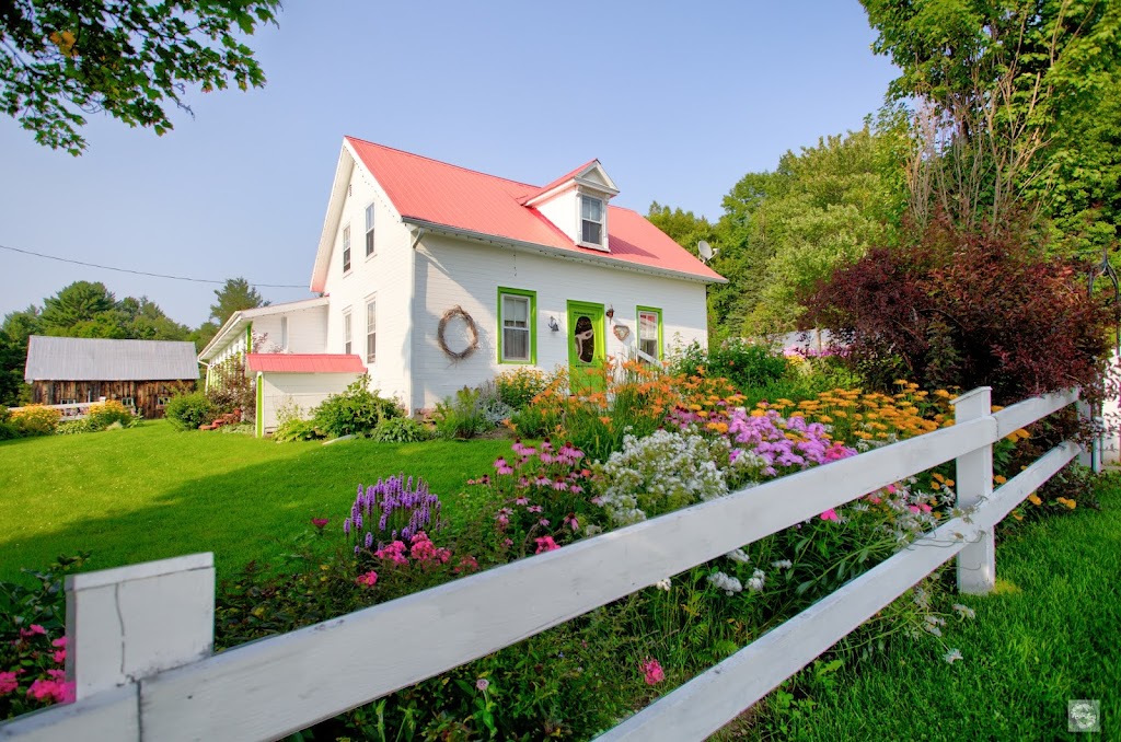 Northfork Barn Rentals/ Home Stays | 252 ancien, Chemin de Nichabau, Chapeau, QC J0X 1M0, Canada | Phone: (613) 602-5522