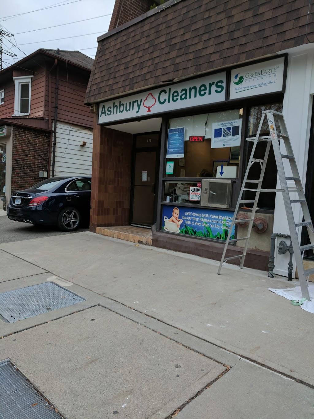 Ashbury Cleaners | 418 Summerhill Ave, Toronto, ON M4W 2E4, Canada | Phone: (416) 962-0627