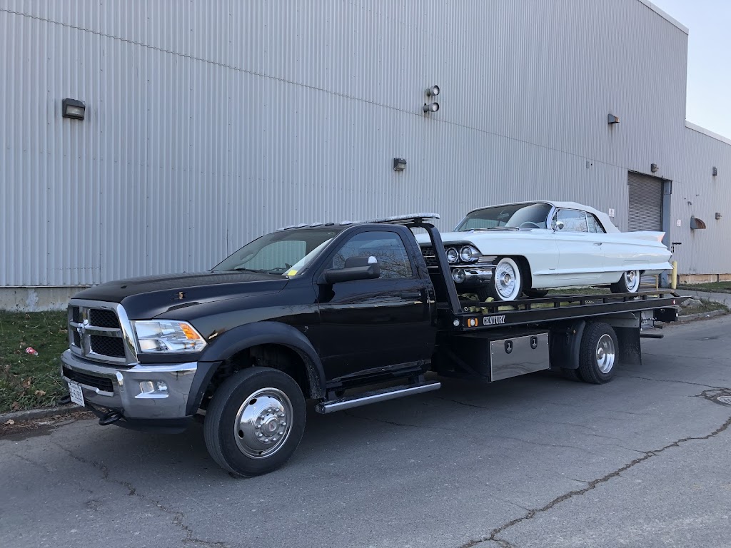 Tow Truck Oakville | North Service Rd E, Oakville, ON L6H 1A7, Canada | Phone: (647) 303-0056