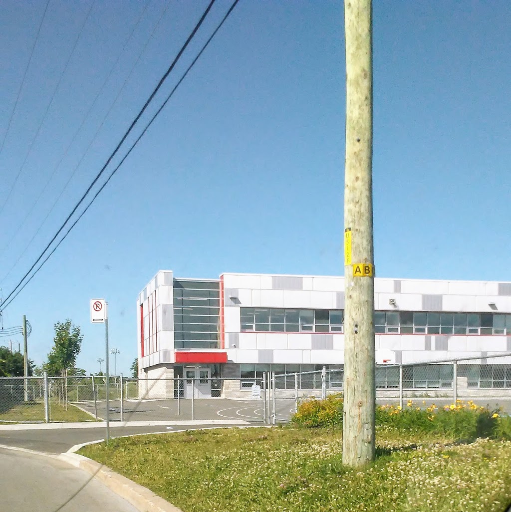 Primary School Valmont-Sur-Parc | 1155 Boulevard Basile-Routhier, Repentigny, QC J5Y 4C5, Canada | Phone: (450) 492-3769