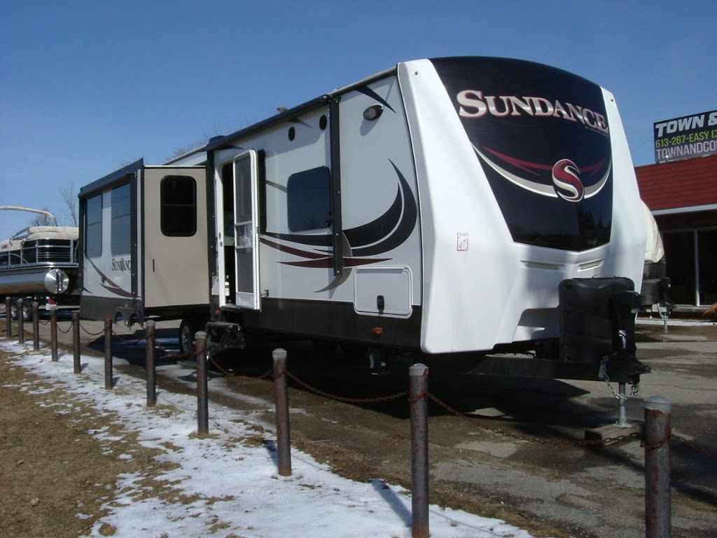 Town & Country RV Ltd | 16951 ON-7, Perth, ON K7H 3C8, Canada | Phone: (613) 267-3279